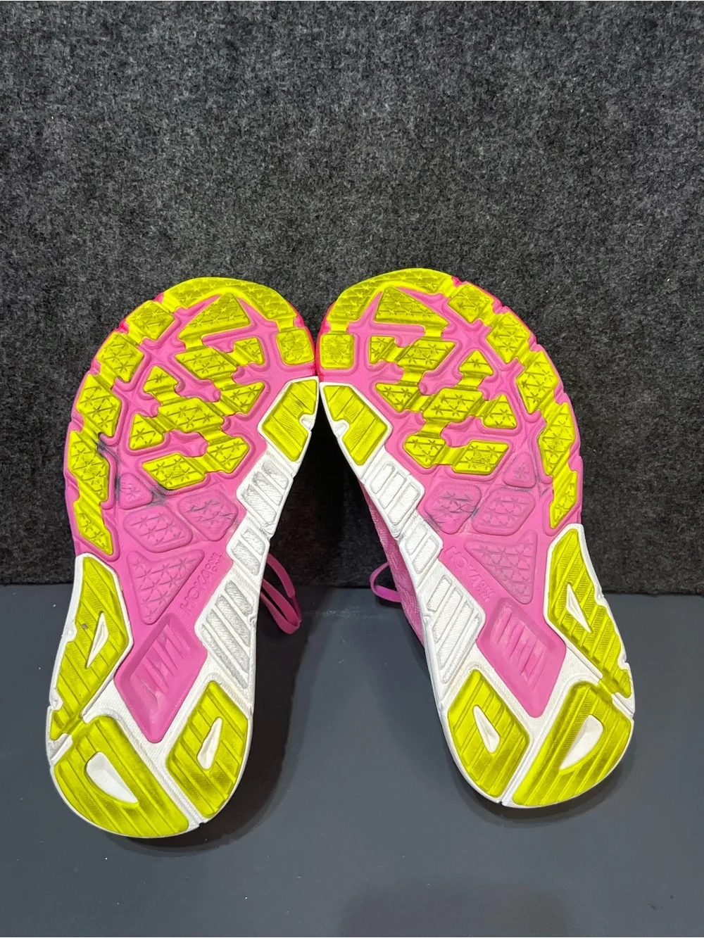 Hoka Women's Arahi 6 Running Shoes Size 7.5